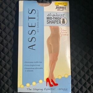 Spanx Assets Hi-Waist Mid-thigh Shaper Color: Nude Size 2/S